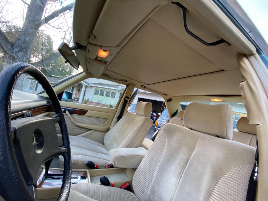 Интерьер Mercedes-Benz 280 SE (W126) 1983 года  (EU) (фото 32 из 62)